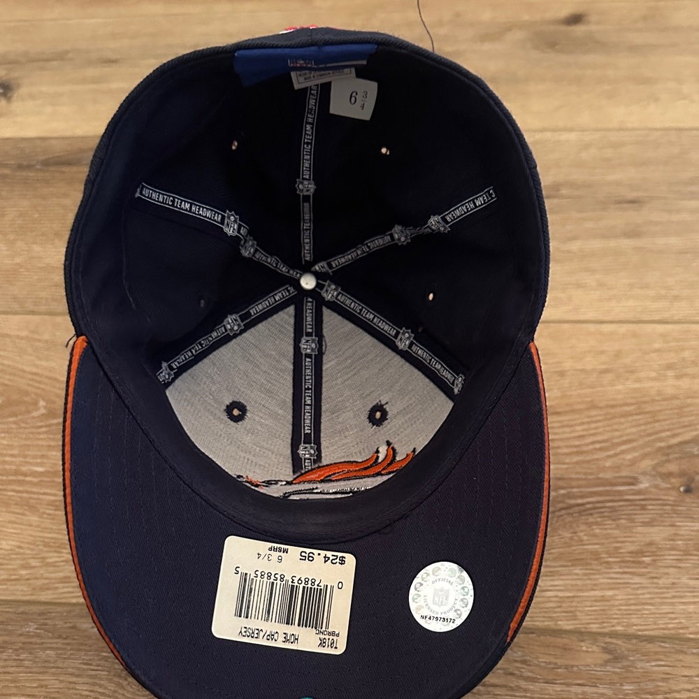Reebok Black Fitted Cap with White Logo - Picture 4 of 4